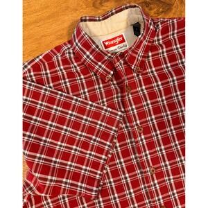 Wrangler Mens Short Sleeve Plaid Button Up Shirt Red Size S Wrinkle Resist